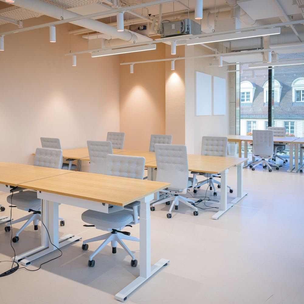 office-100-square