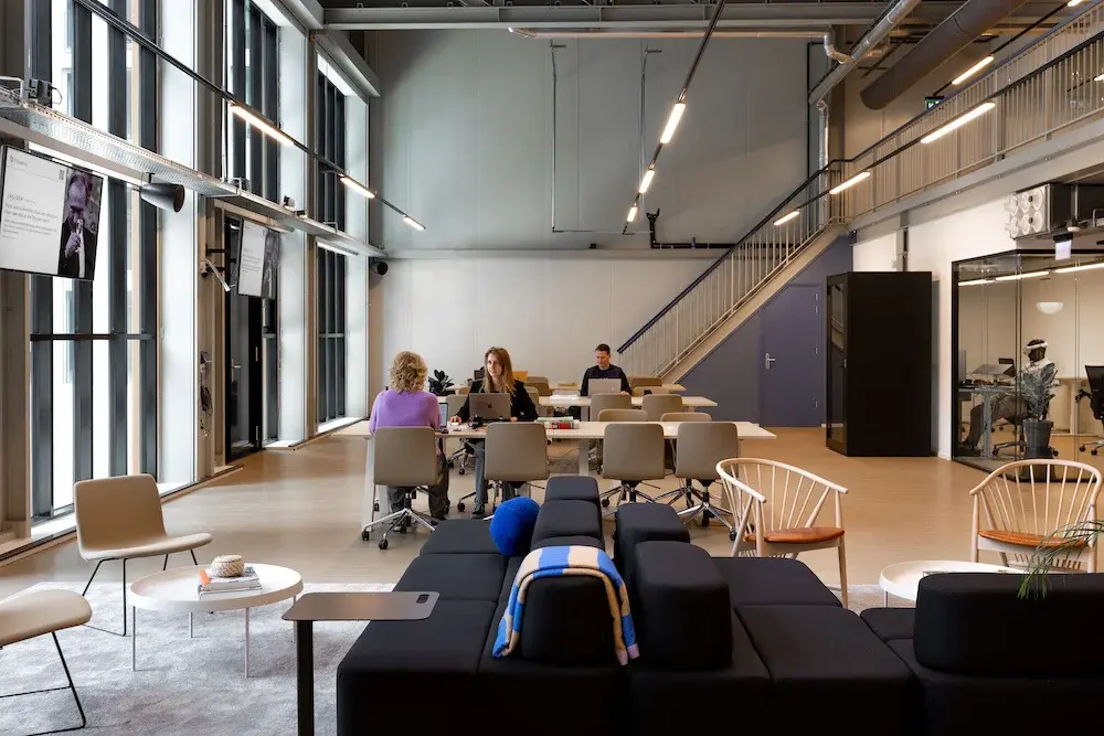 Book hot Desk Day Pass in Amsterdam